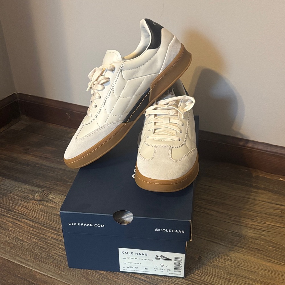 NEW WITH BOX. Cole Haan Women’s Cream, Black, and Tan Breakaway Sneaker. Size 9.